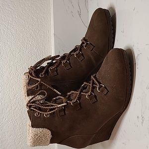 Dr. Scholl's Charmer Wedge Boots size 8 Women's